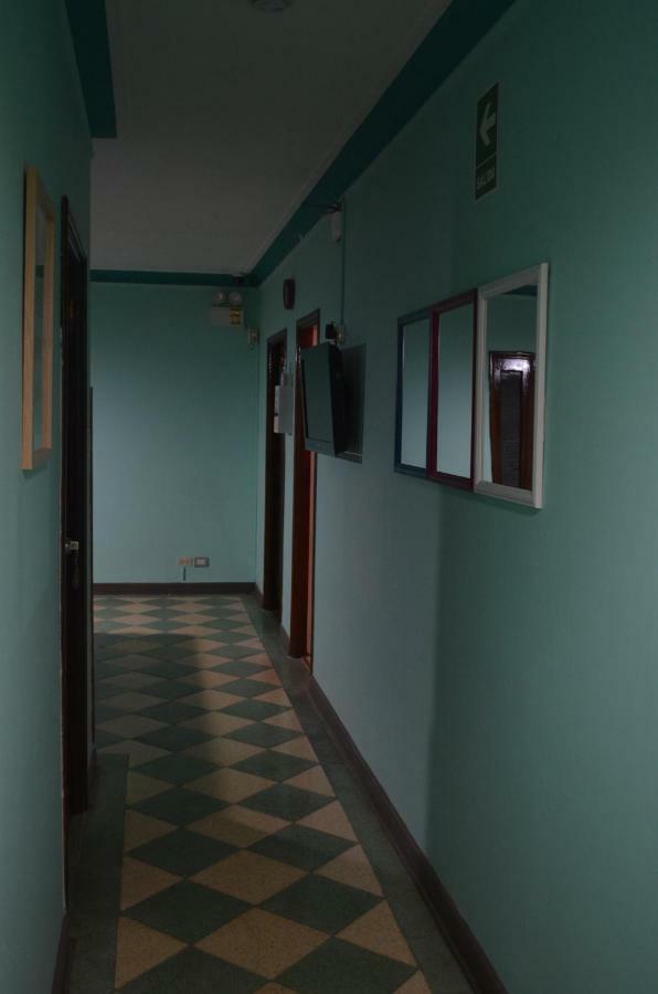 Andes Backpackers Hostel Lima Bagian luar foto